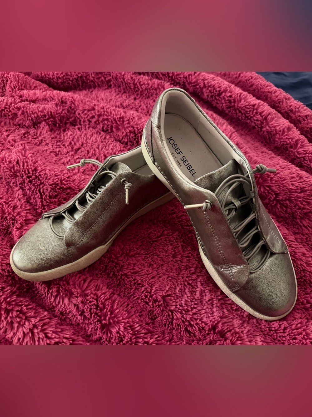 Josef Seibel Silver Metallic Leather Dressy Comfort Sneakers Sz 41 (US 9.5-10)
